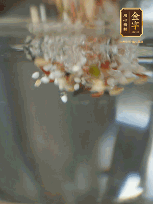 雜糧提前浸泡6小時(shí)，洗凈后下砂鍋